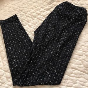Lularoe black and white leggings OS